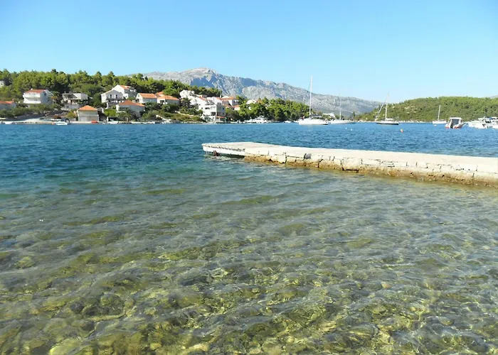 Apartments Lumbarda Beach