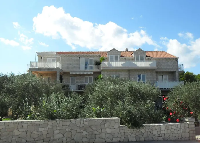 Apartments Lumbarda Beach