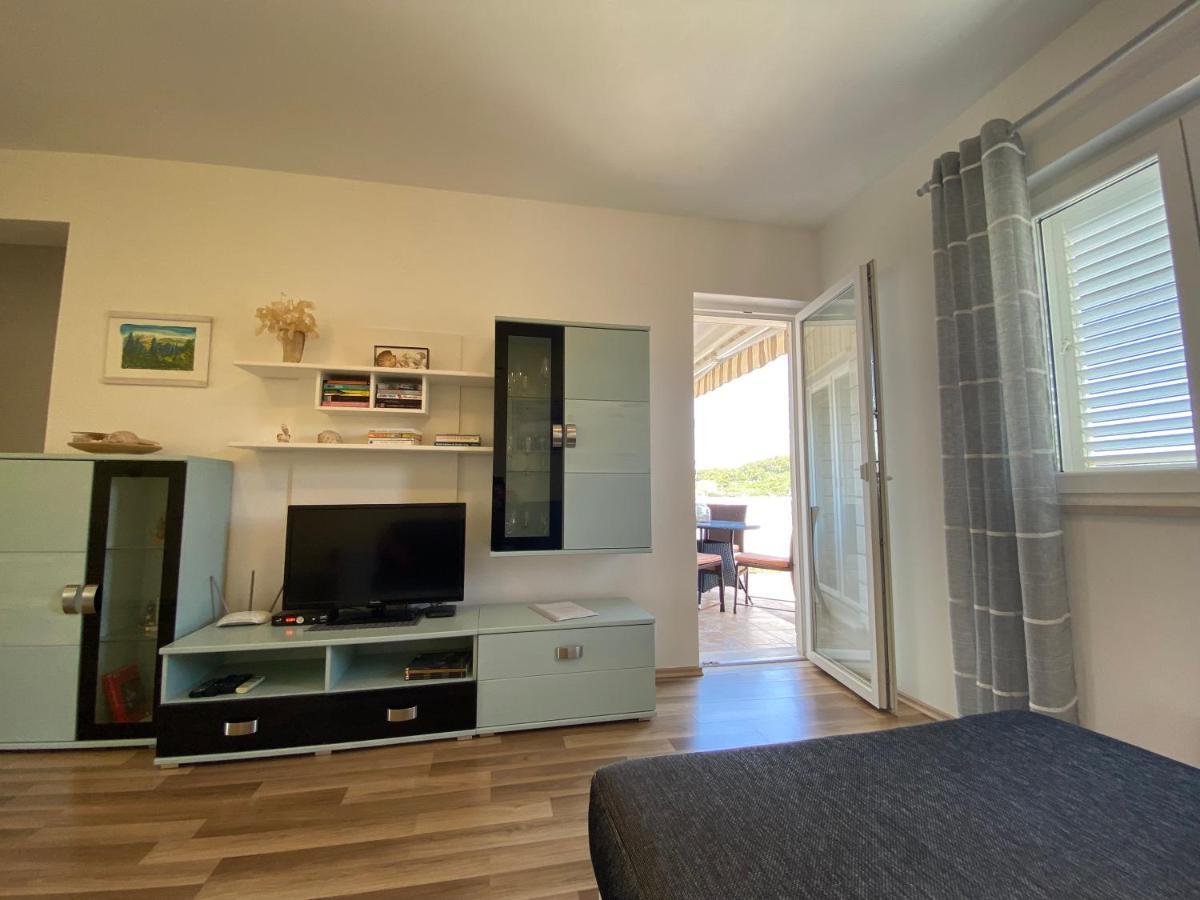 Apartment Apartments Lumbarda Beach *