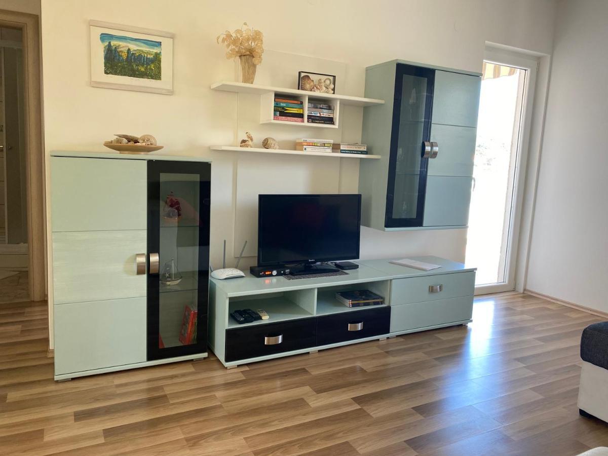 Apartments Lumbarda Beach Apartment *