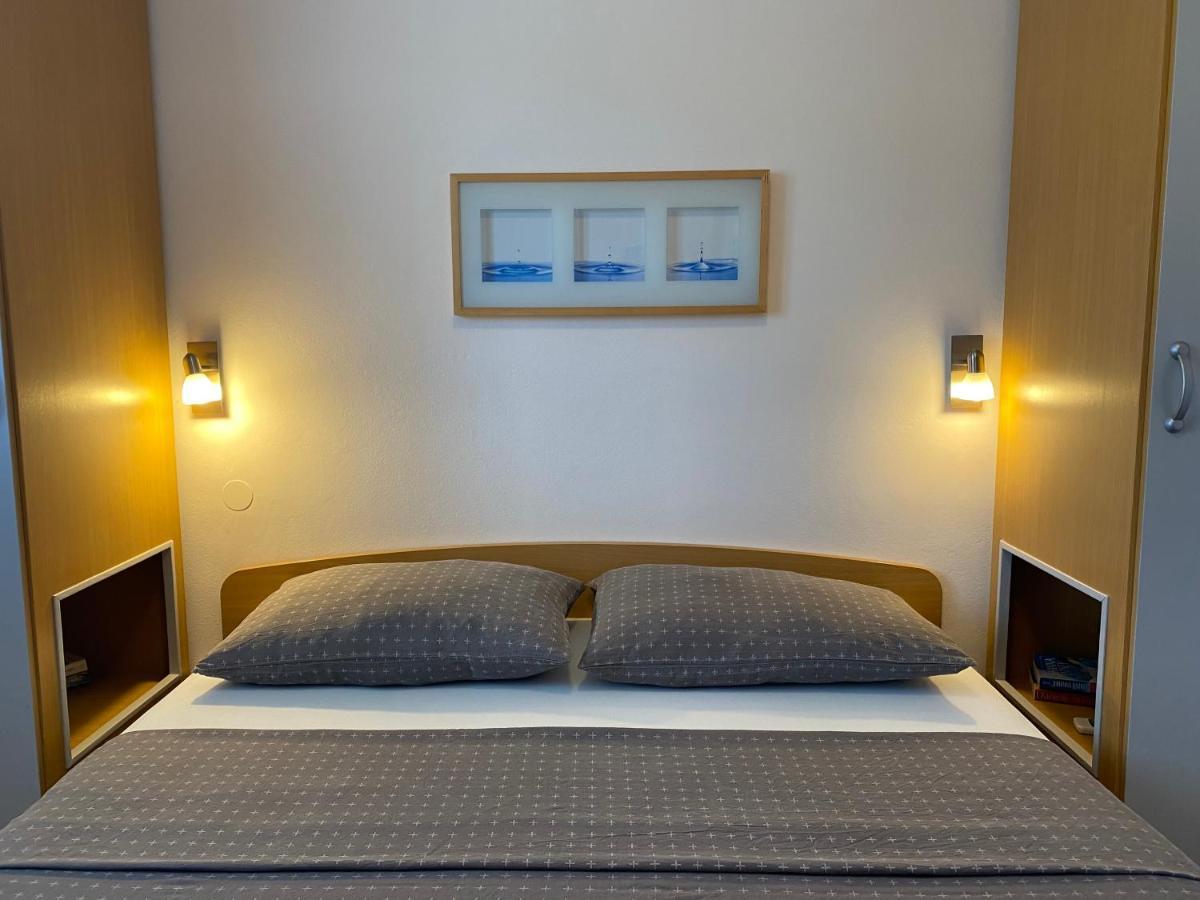 Apartment Apartments Lumbarda Beach