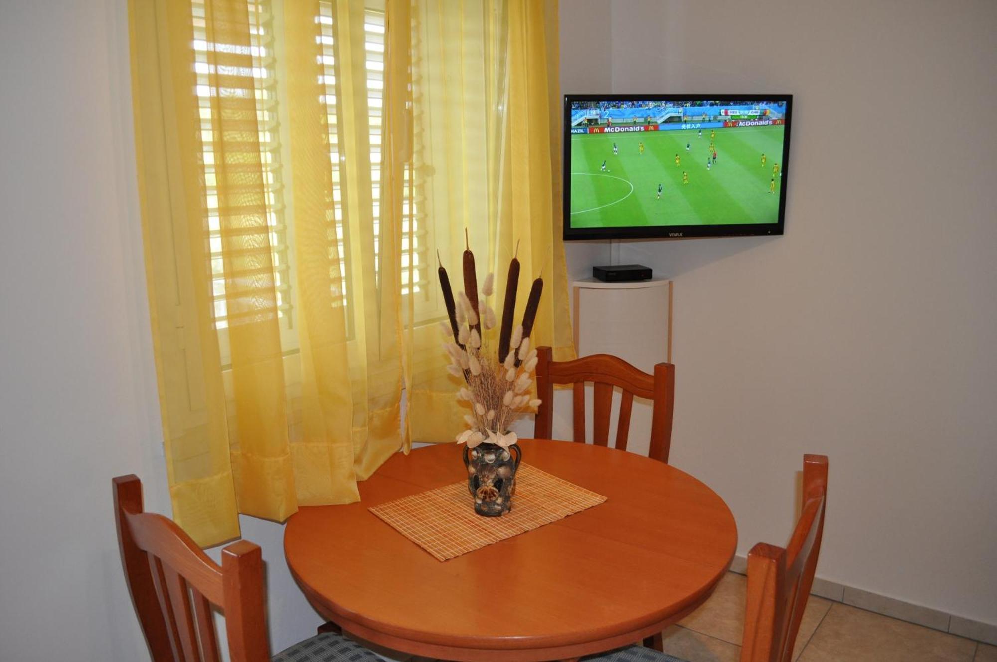 Apartment Apartments Lumbarda Beach