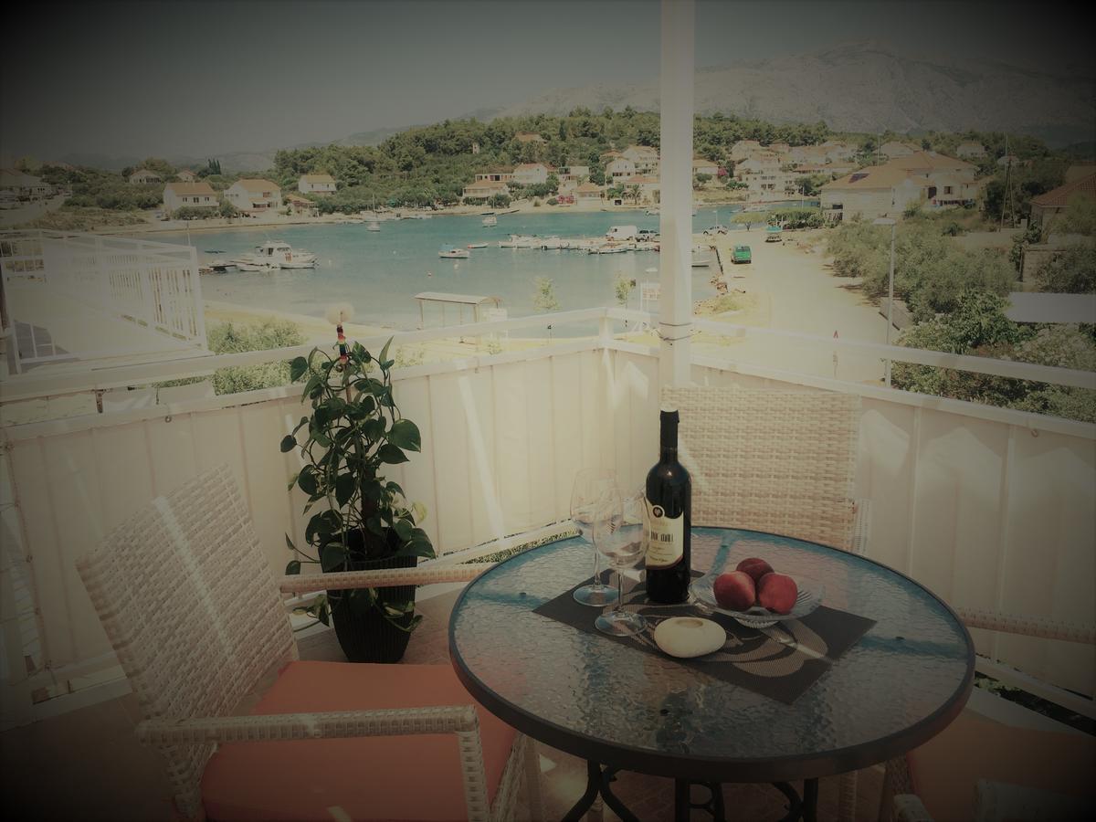 Apartment Apartments Lumbarda Beach