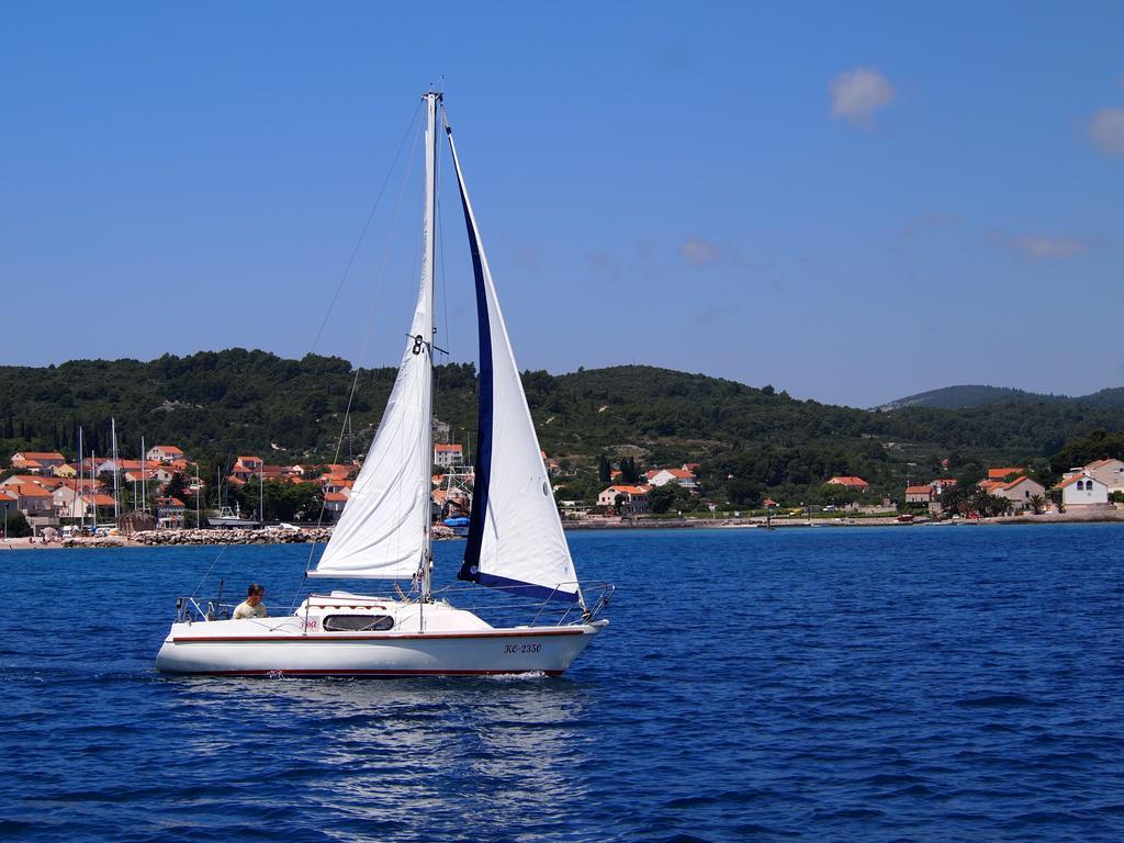 Apartments Lumbarda Beach Apartment *