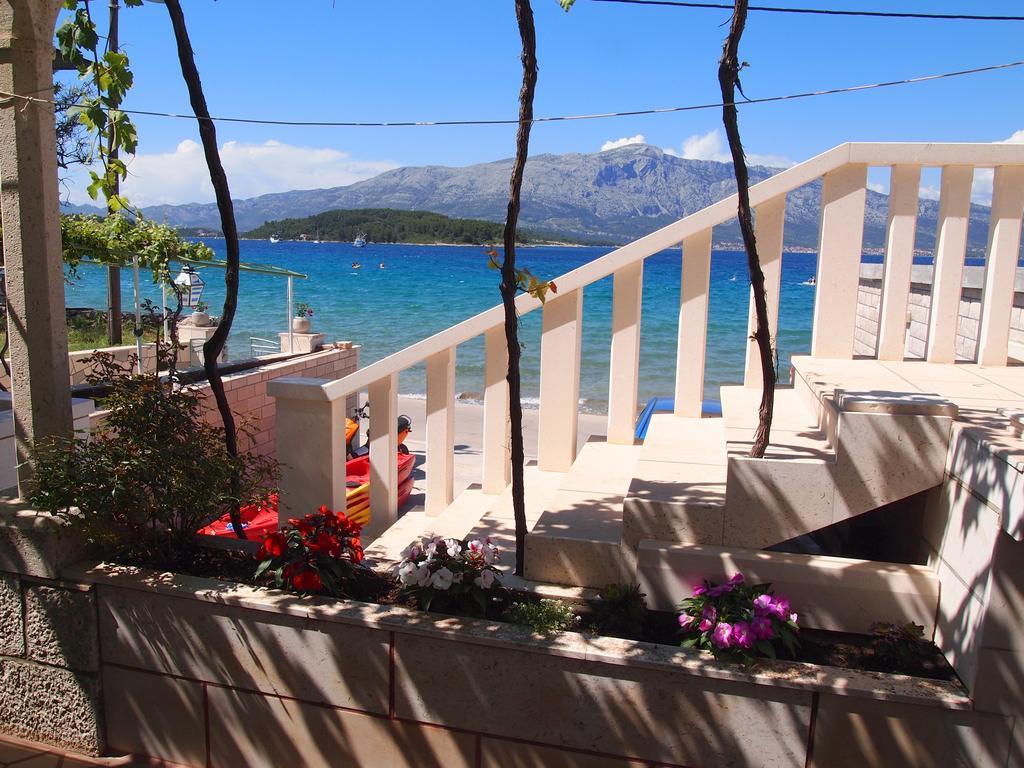 Apartments Lumbarda Beach Apartment
